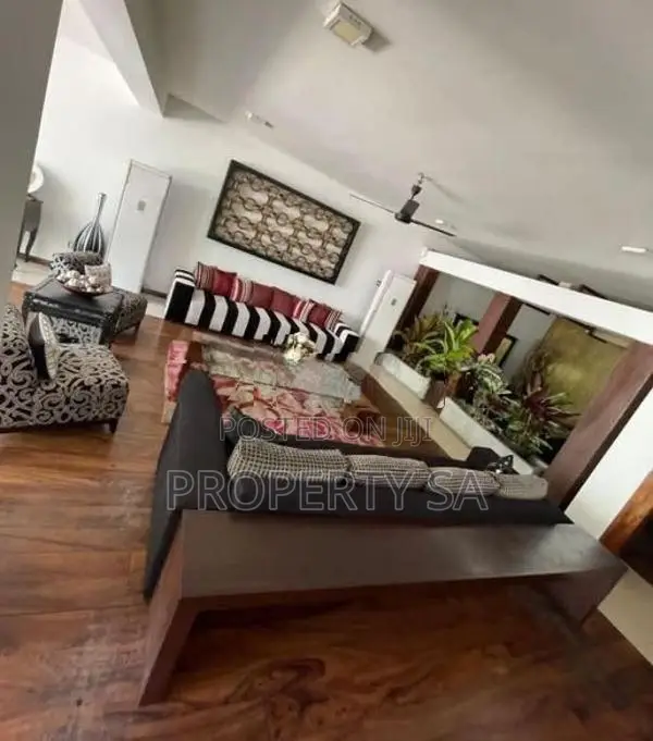5 Bedroom House For Rent in Kollupitiya ( Colombo 3)