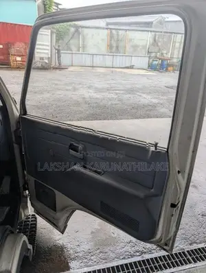 Isuzu Wide Cabin - Tube Light Power Shutter