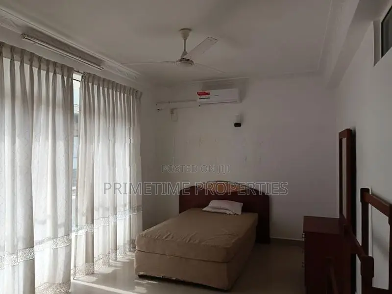 2 Bedroom Furnished Apartment for Rent in Colombo 4