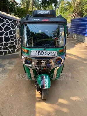 Bajaj RE 2018