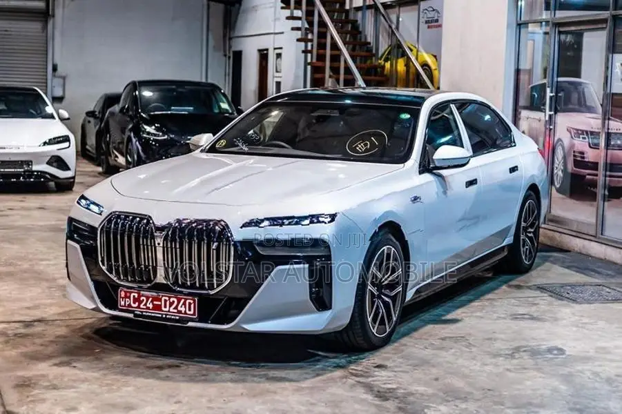 BMW i7 M Sport 2024