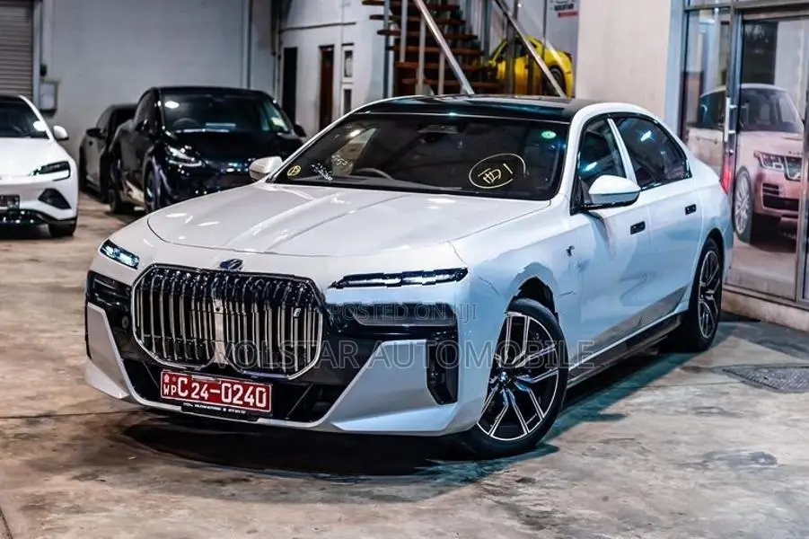 BMW i7 M Sport 2024