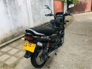 Bajaj Platina 100 2005