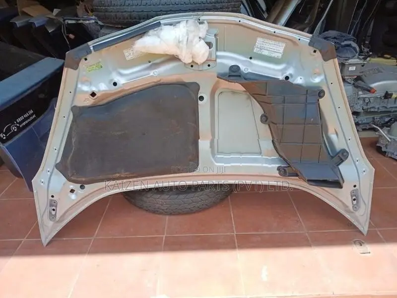 Honda Fit G2 Bonnet