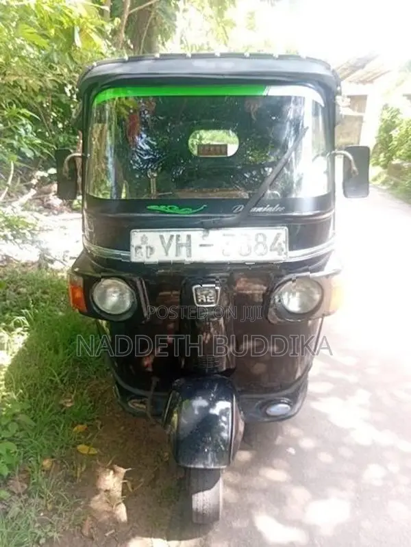 Bajaj RE 2010