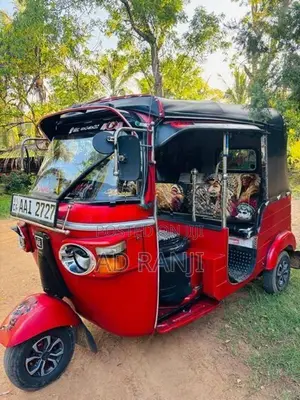 Bajaj RE 2013