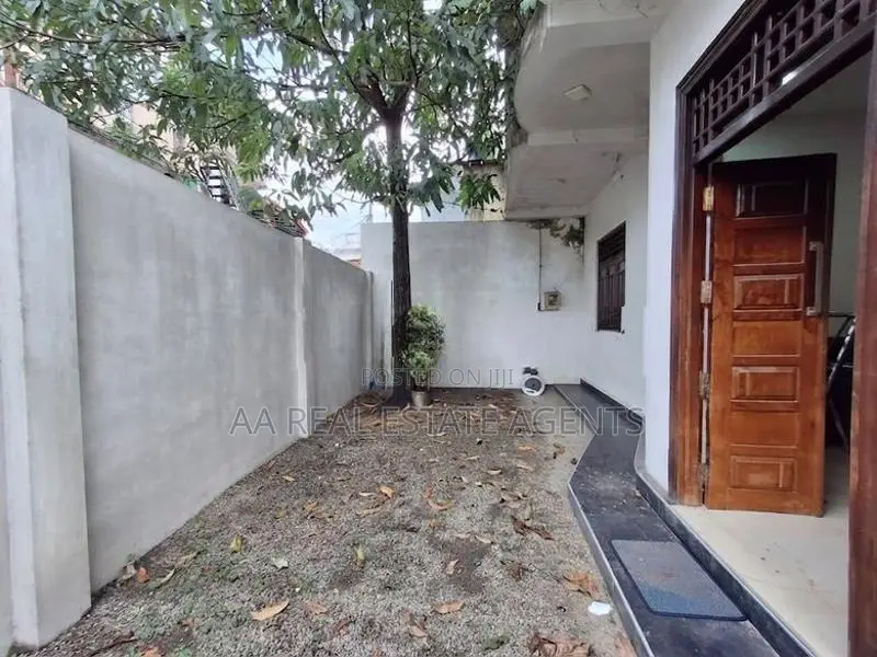 Three-Storey House for Sale in Wellampitiya