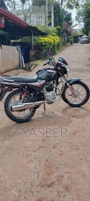 Bajaj CT100 2014