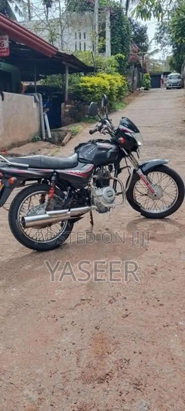 Bajaj CT100 2014