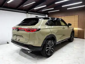 Honda Vezel Z Play Moonroof 2024