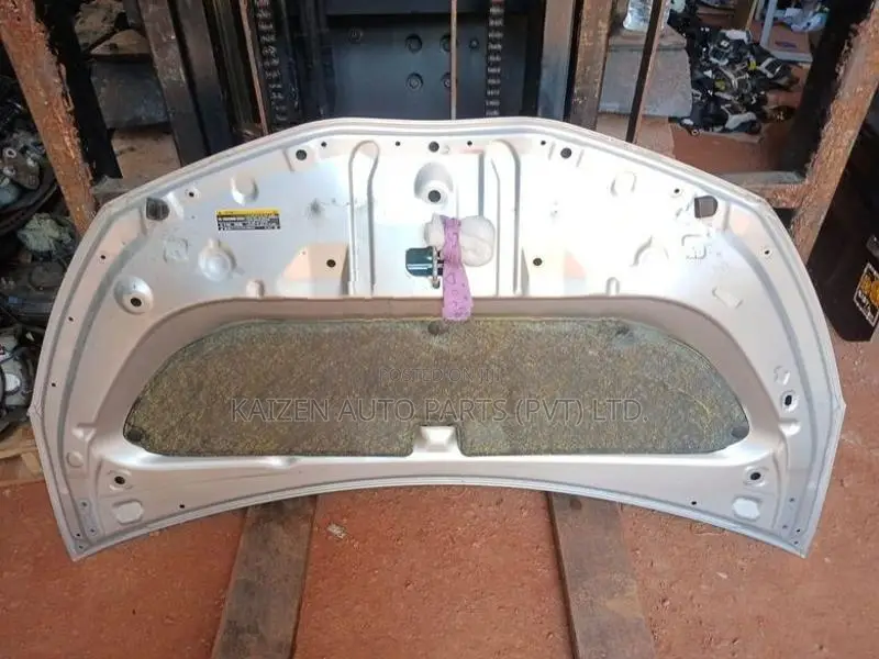 Toyota Yaris Bonnet