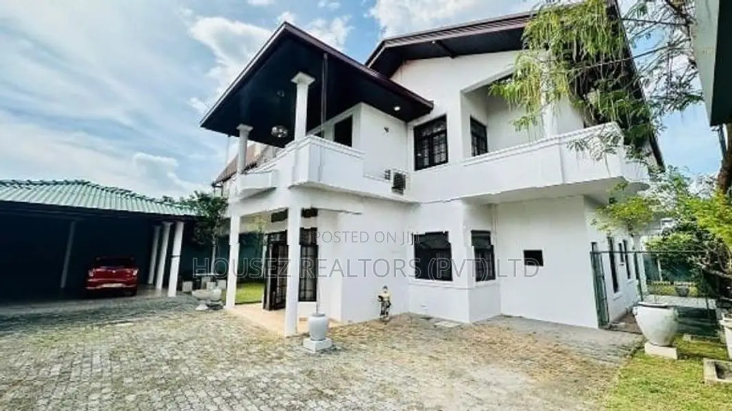 Spacious 4-Bedroom 2-Storey House for Sale – Malabe