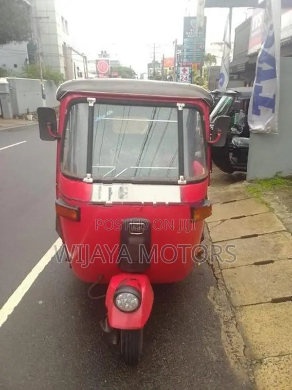 Bajaj RE 2003