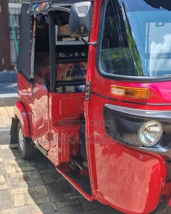 Bajaj RE 2025