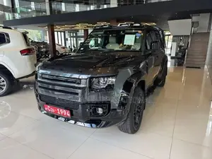 Land Rover Defender Straight Petrol 2024