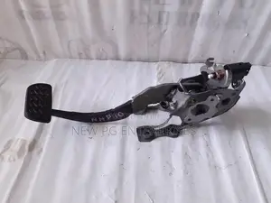 Toyota Aqua NHP10 Brake Pedal