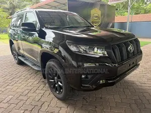 Toyota Land Cruiser Prado Trj150 Black Edition 2023