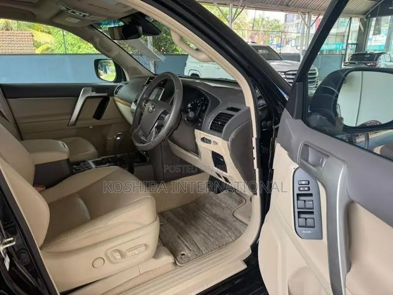 Toyota Land Cruiser Prado Trj150 Black Edition 2023
