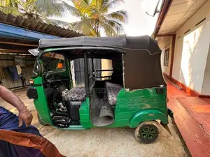 Bajaj RE 2019