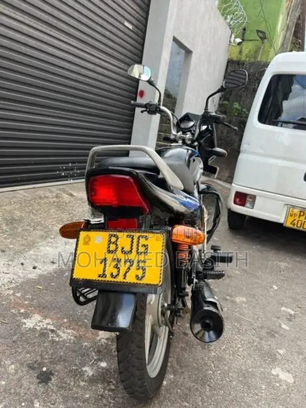 Bajaj CT100 2024
