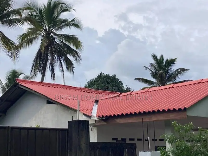 7.5 Perch Residential Land with House for Sale – Godagama, Homagama