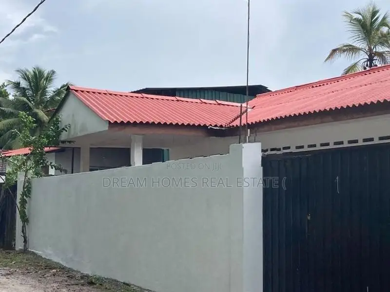 7.5 Perch Residential Land with House for Sale – Godagama, Homagama