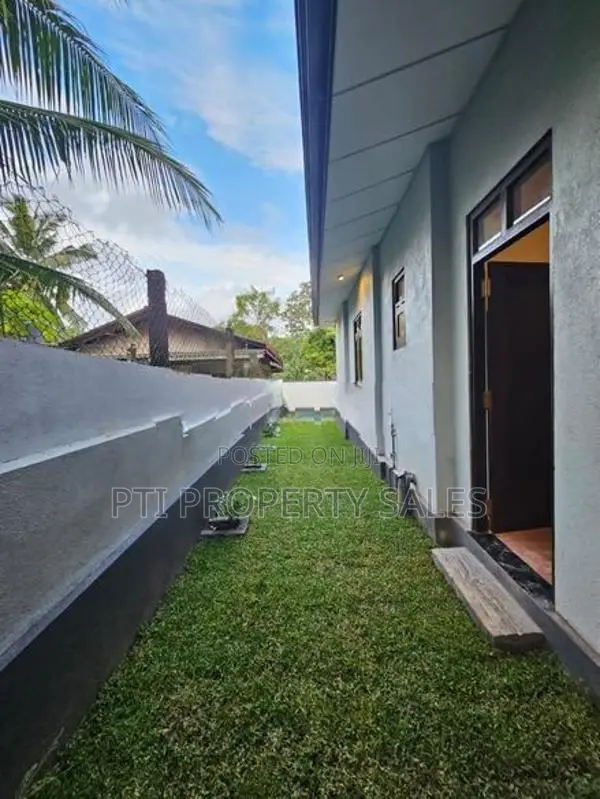 Brand New House for Sale – Diyagama Junction, Homagama