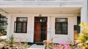 06 Bedroom Unfurnished House for Sale In Nugegoda