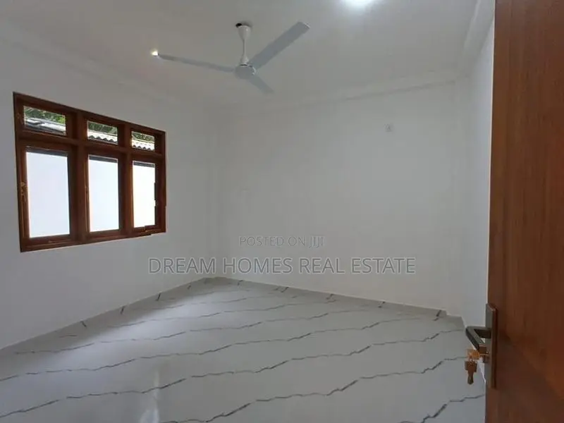Spacious Family Home For Sale In Polgasowita