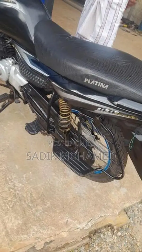 Bajaj Platina 100 2018