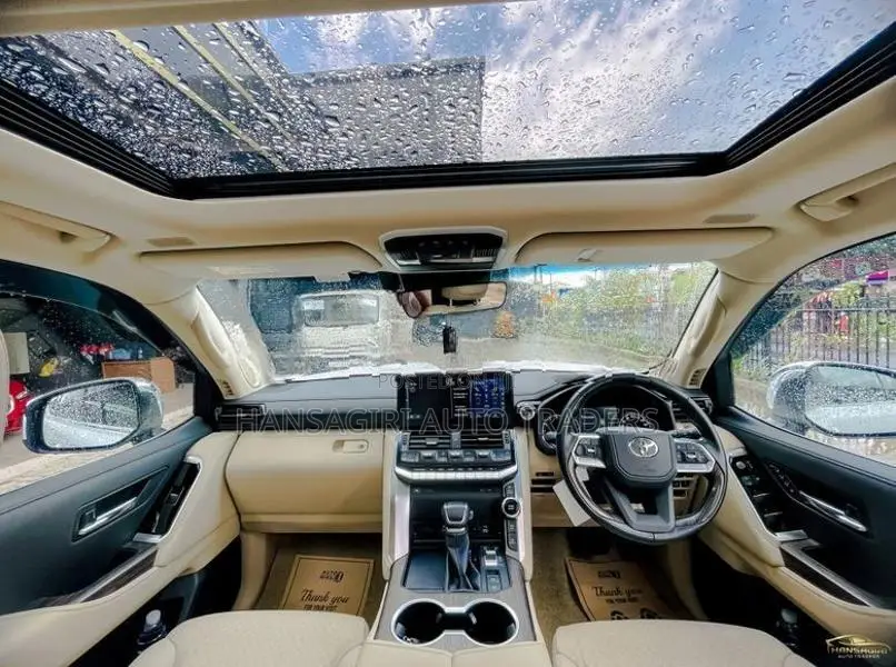 Toyota Land Cruiser 300 ZX 2023
