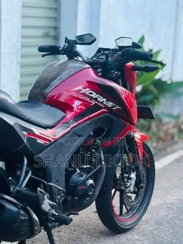 Honda CB Hornet 2016
