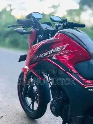 Honda CB Hornet 2016