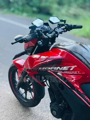 Honda CB Hornet 2016