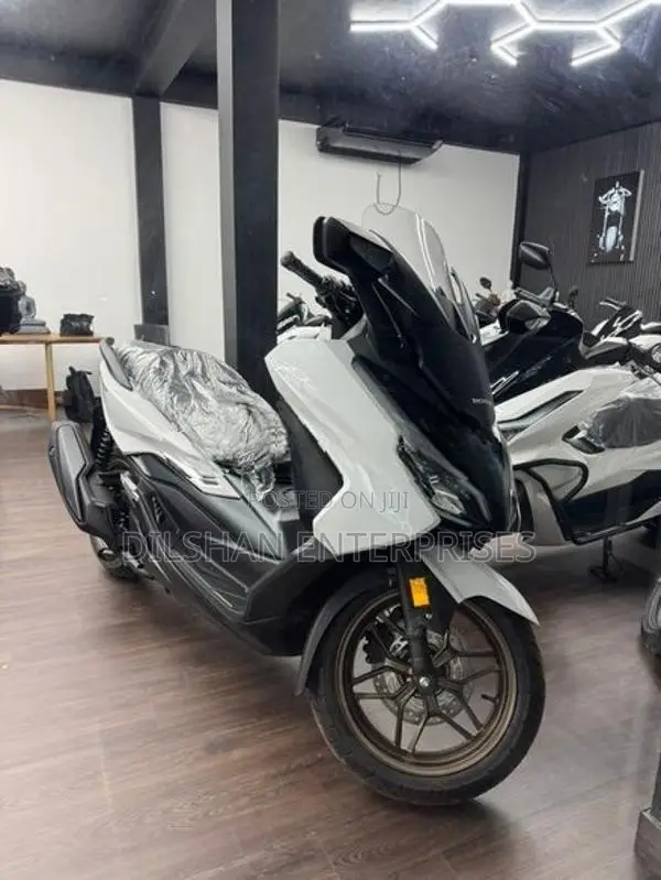 Honda Forza 250 2025