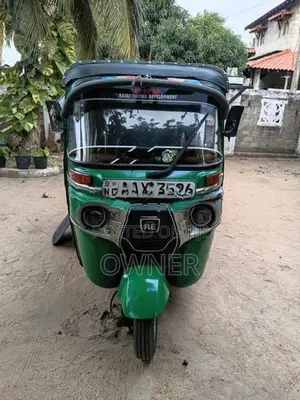 Bajaj RE 2015