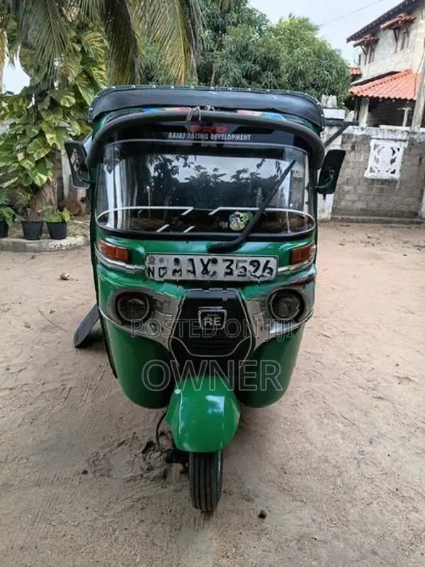 Bajaj RE 2015