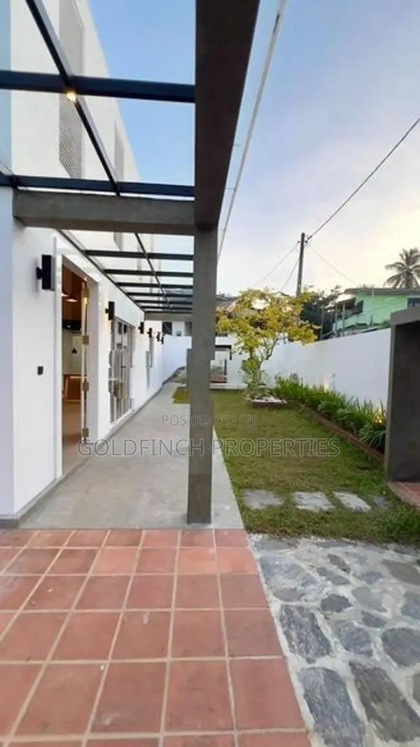 Brand New Modern Single Story House For Sale At Athurugiriya.