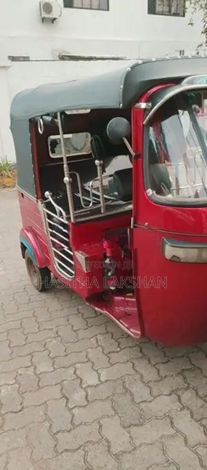 Bajaj RE 2004