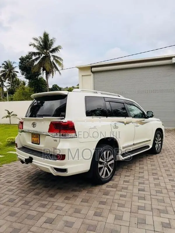 Toyota Land Cruiser Sahara V8 2015