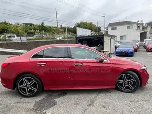 Mercedes Benz A180 AMG Line Package 2025