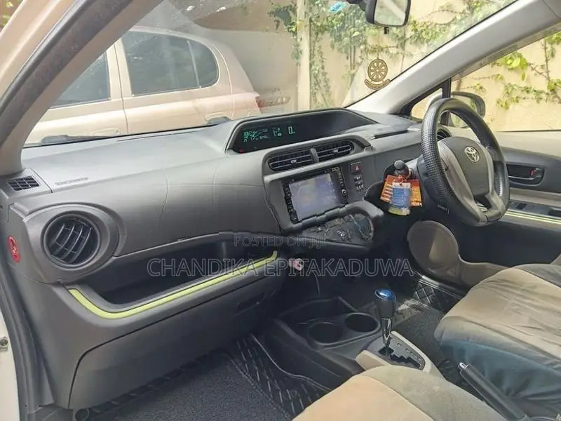 Toyota Aqua 2013