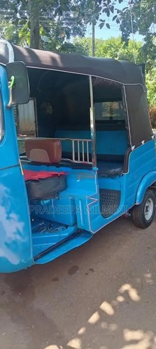 Bajaj RE 2006
