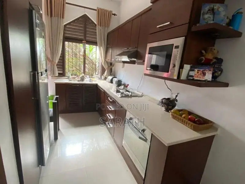 Two Story House For Rent In Avissawella