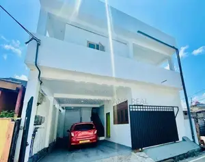 (SDS-660) ​​Valuable Three Storey House for Sale in Rathmalana