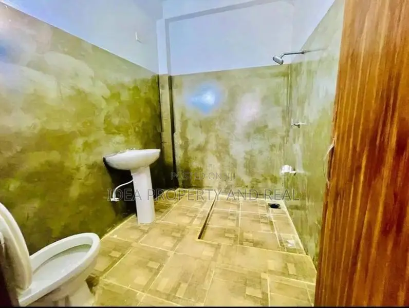 (SDS-660) ​​Valuable Three Storey House for Sale in Rathmalana