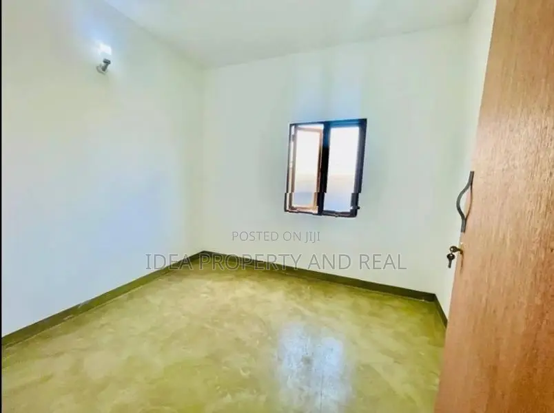 (SDS-660) ​​Valuable Three Storey House for Sale in Rathmalana