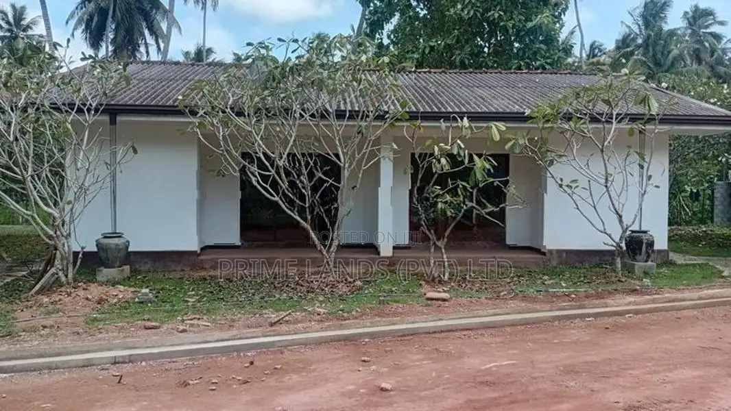 Land In Negombo Demanhandiya