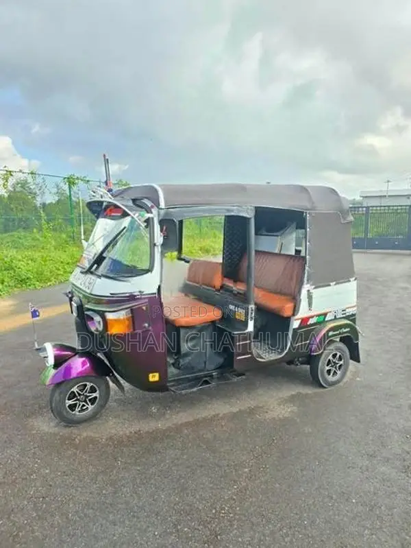 Bajaj RE 2012