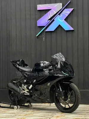 Yamaha R15 V4 2025